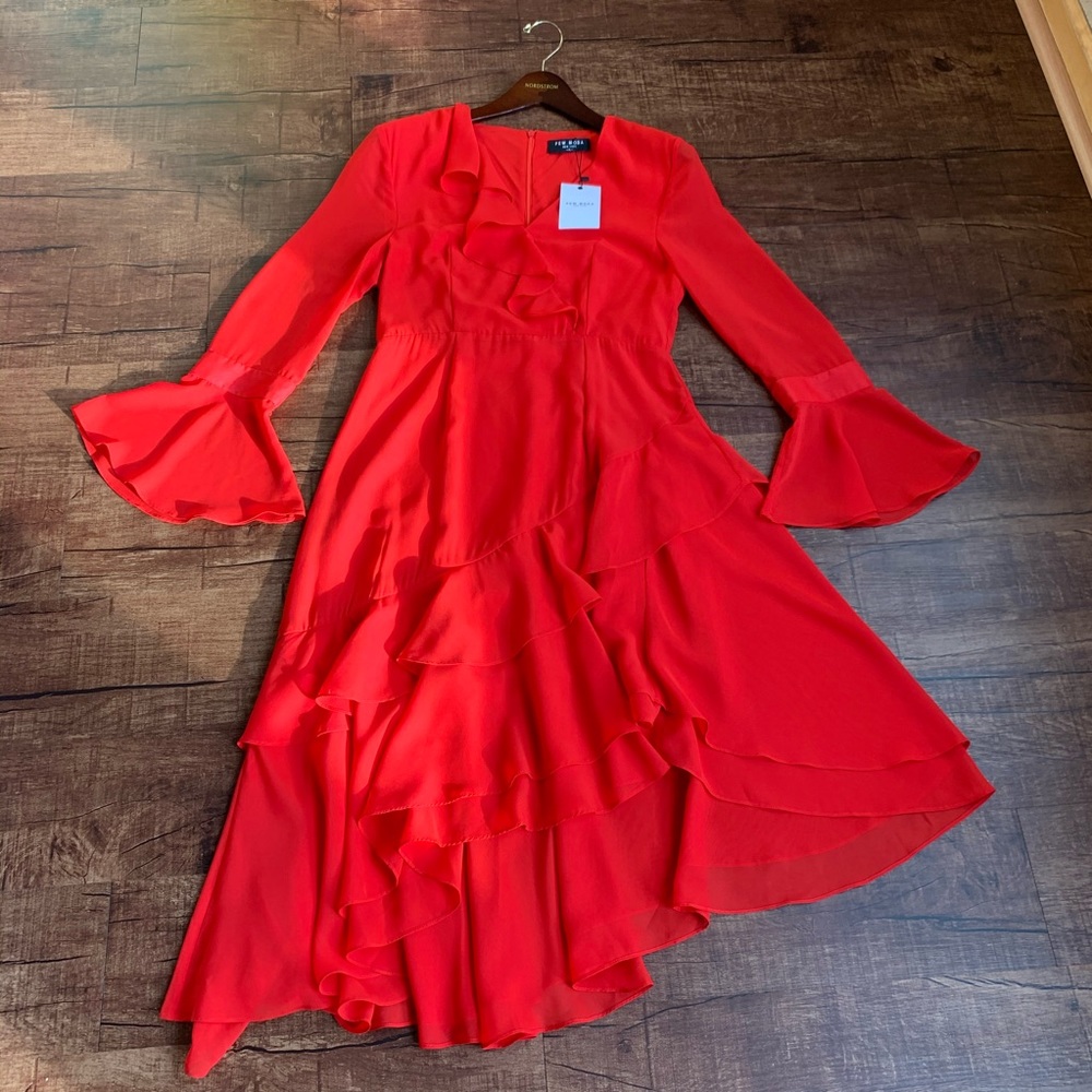 Few Moda New York V-neck asymmetrical bottom dress